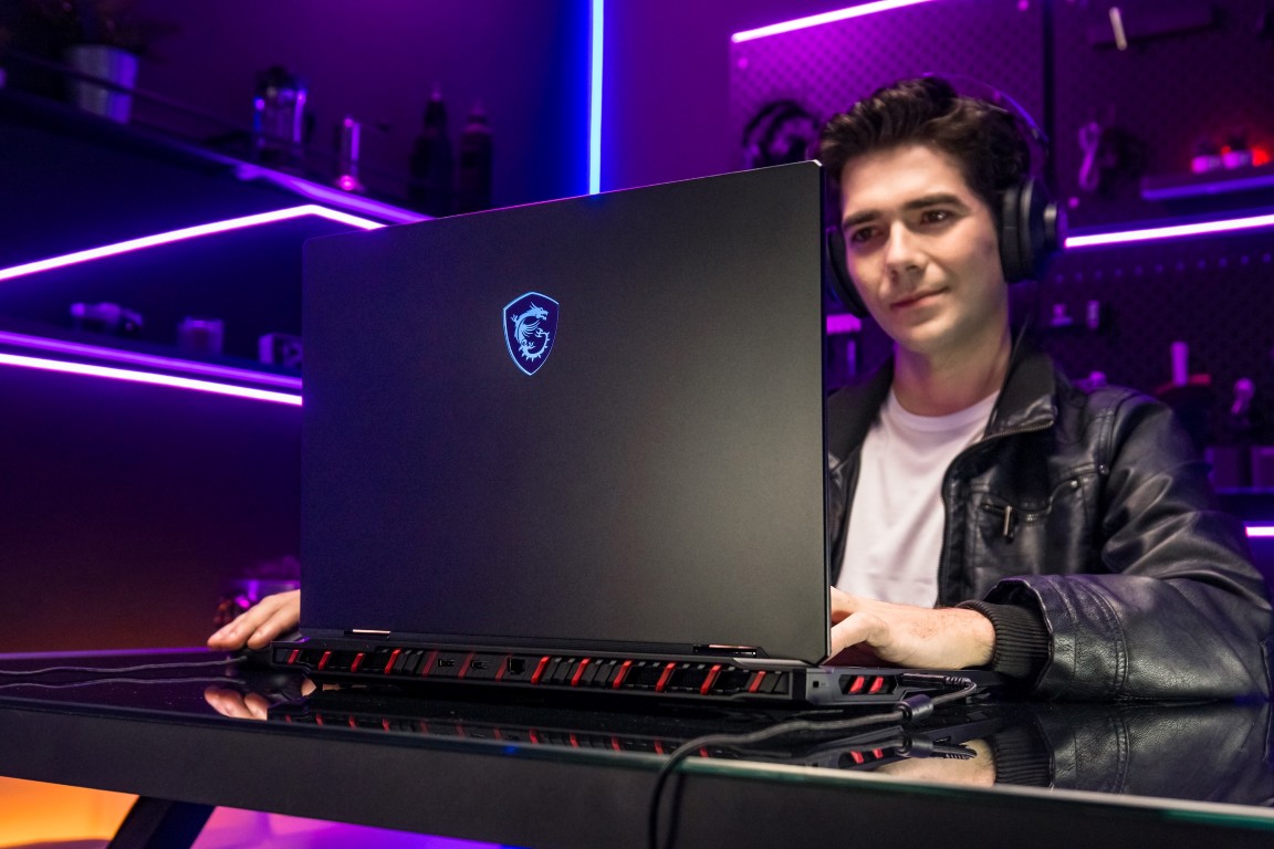 MSI Laptops με GeForce RTX 50: Αποκλειστικές προσφορές και έκπτωση έως 200€ 5 Raider 18 HX AI Photo Medium