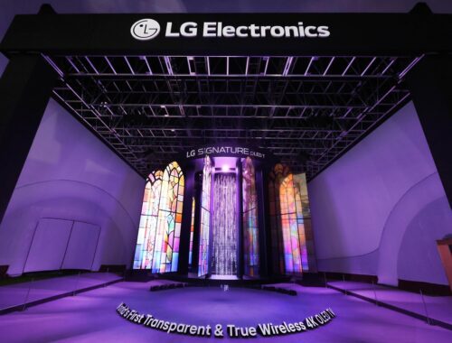 LG MS SIGNATURE OLED T AT APEC 2
