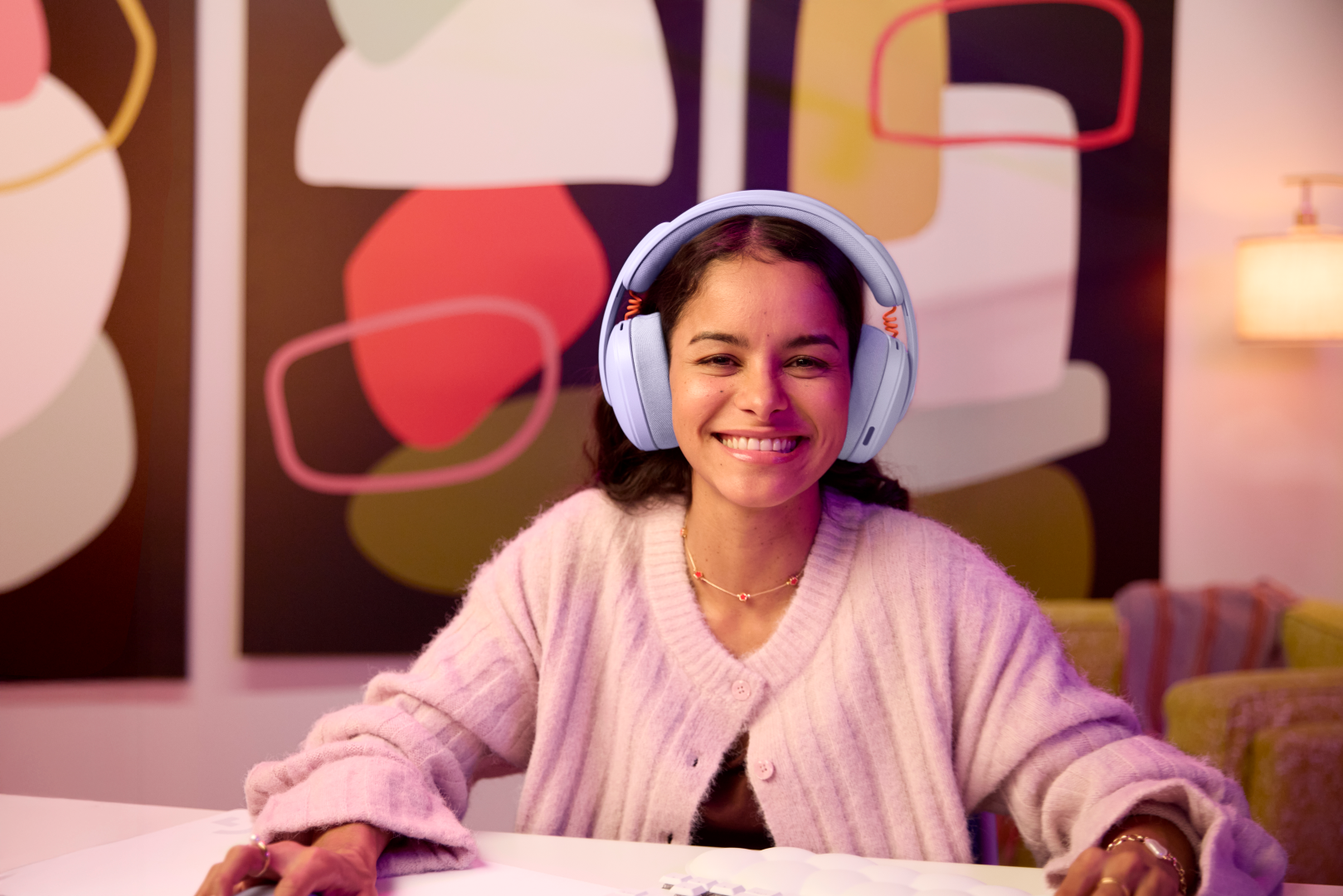 Το Logitech G325 Lightspeed συνδυάζει άνεση, στυλ και καθαρό ήχο 3 High Resolution PNG G325 LIFE Lilac 01