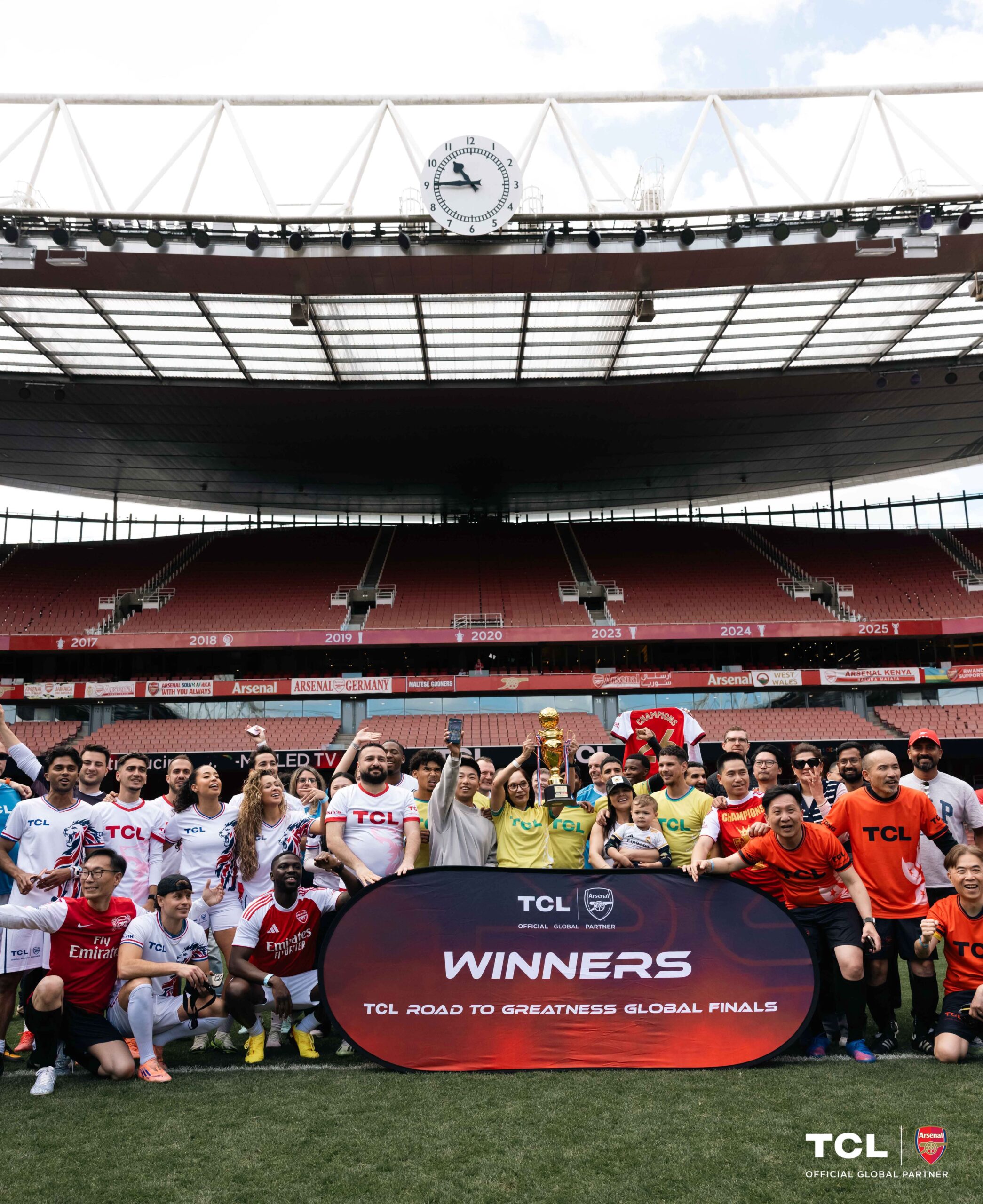 Η TCL Southern Europe σκοράρει στο γήπεδο της Arsenal 2 tcl southern europe at arsenal s home ground 2 scaled